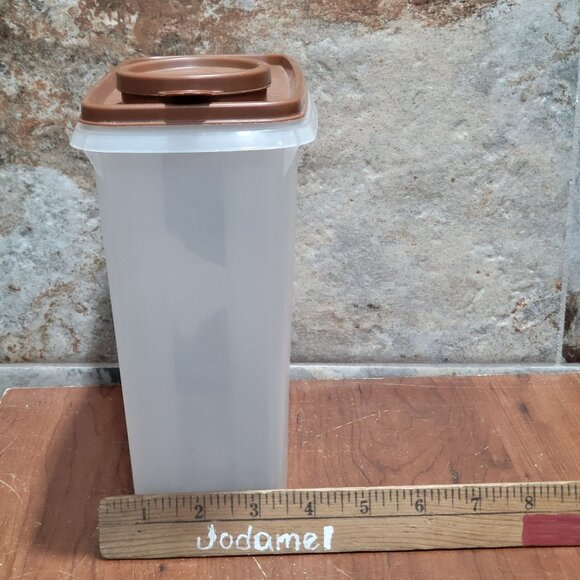 Vintage Tupperware Store-N-Pour 13 cup Storage Container Brown Flip Top Lid - Picture 10 of 12